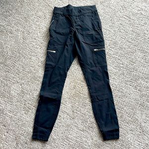 Athleta cargo legging